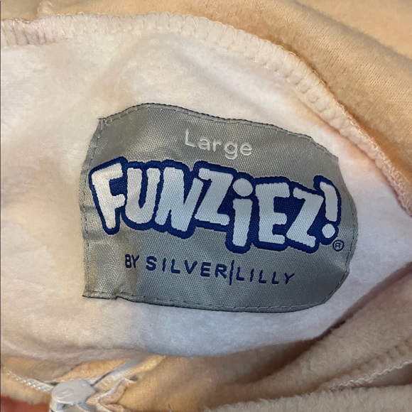 Llama/Alpaca Hooded Onesie with Colorful Pom-Poms - Picture 15 of 15